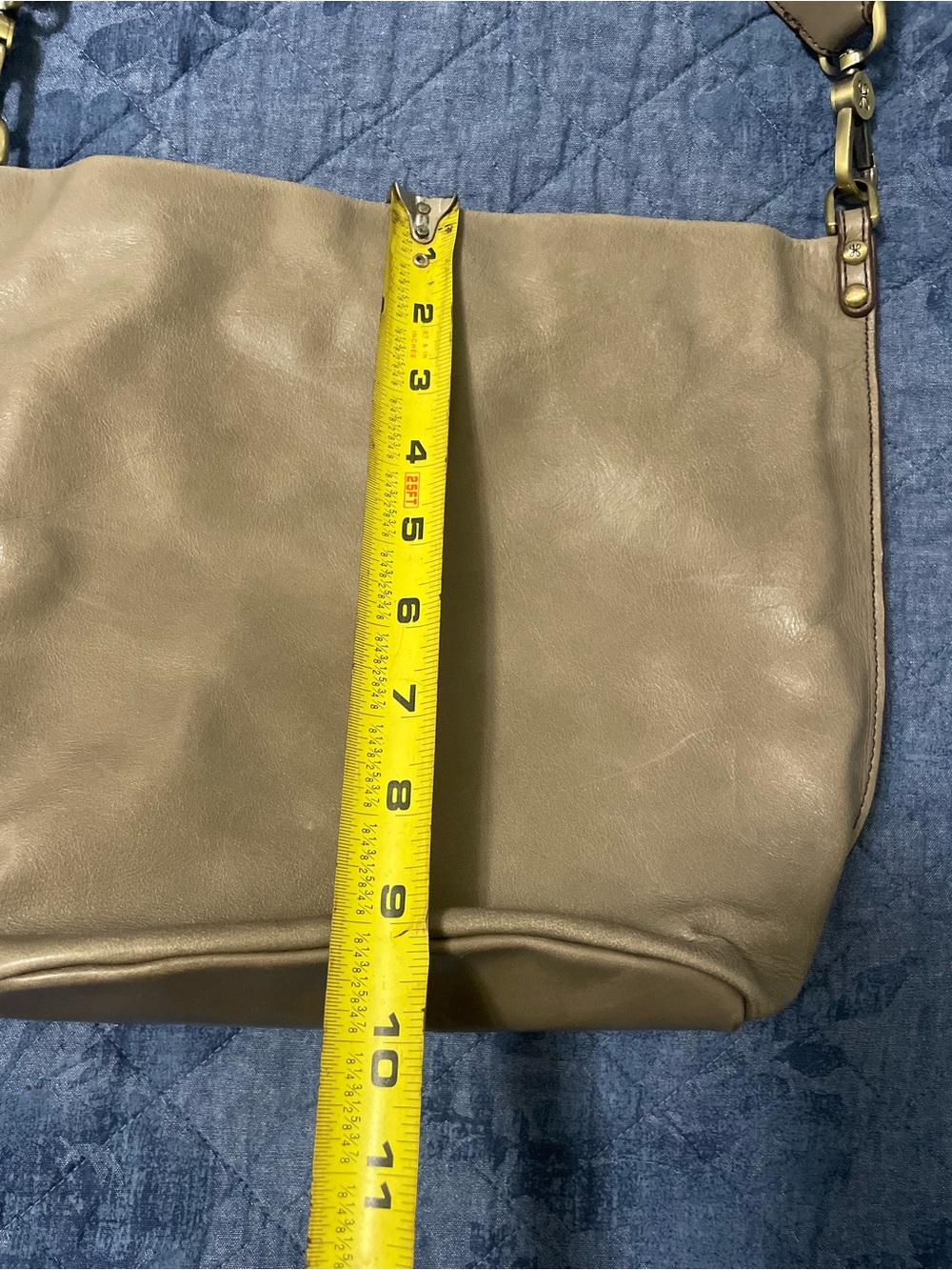 HOBO Leather Hobo Bag in gray - Picture 6 of 8